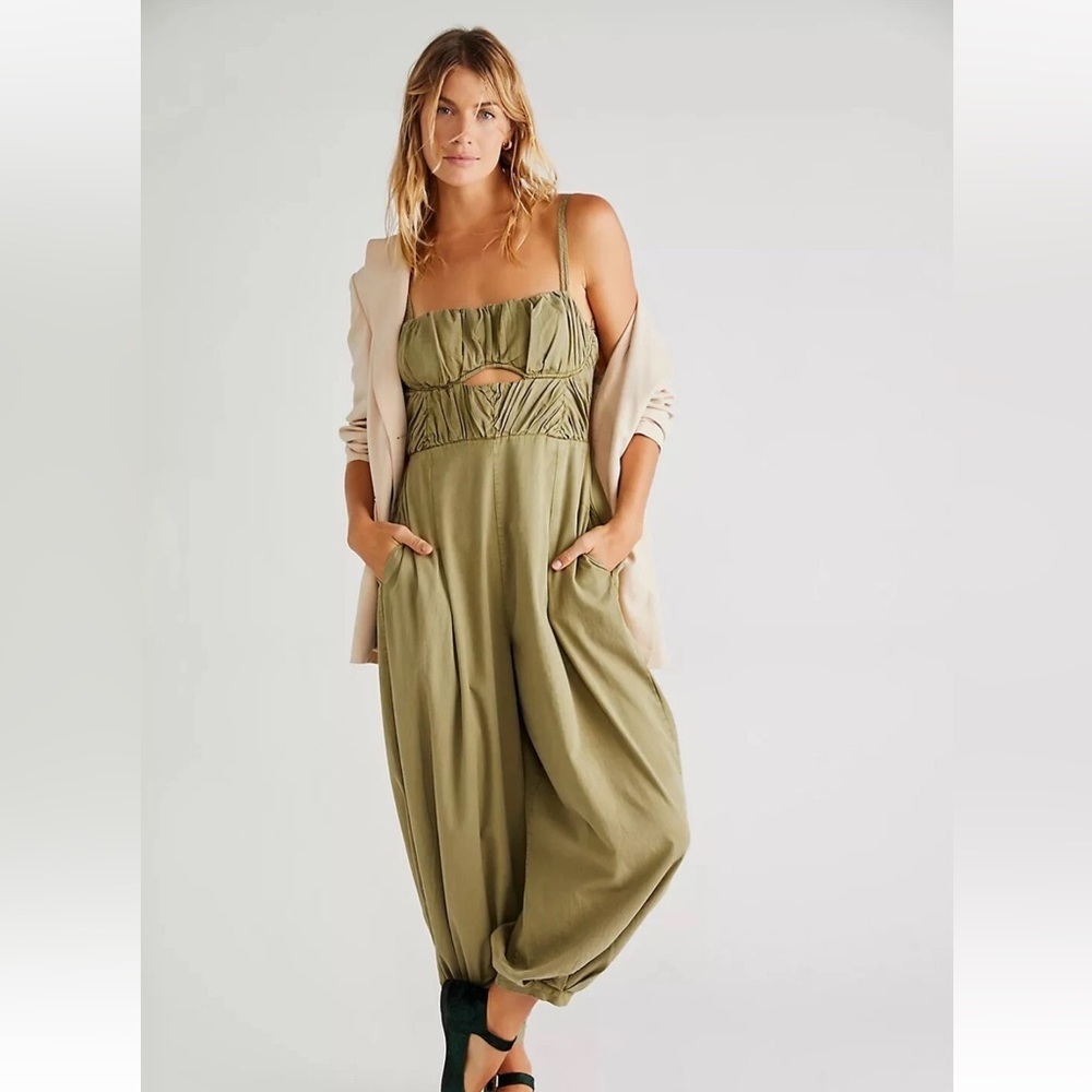 NWT Free People Kingston Barrel Sweetheart Jumpsuit Size M Olive Army Green